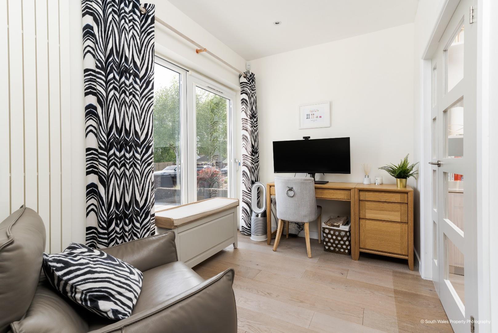 20 Evenlode Avenue, Penarth, CF64 3PD